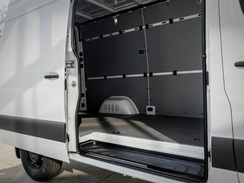 Used 2026 Mercedes-Benz Sprinter 2500 image 10