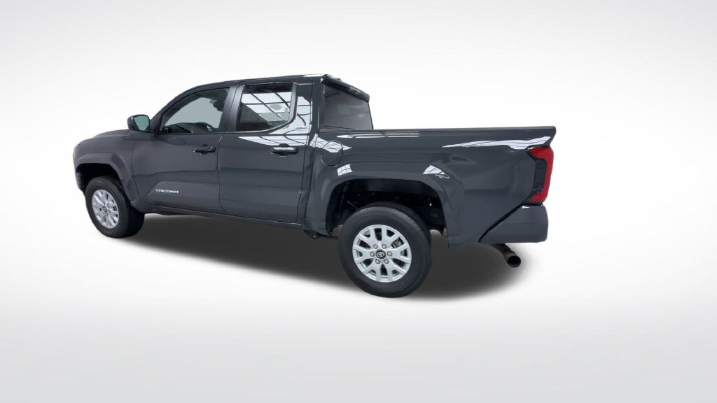 Certified 2024 Toyota Tacoma SR5 AWD/4WD image 7