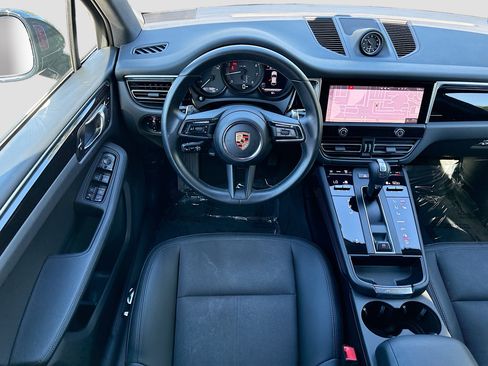 Used 2024 Porsche Macan image 22