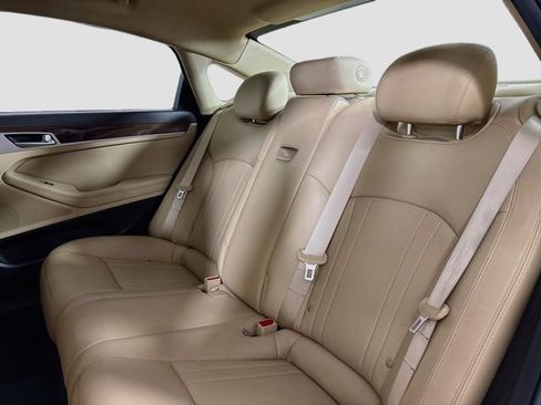 Used 2016 Hyundai Genesis 3.8 RWD image 23