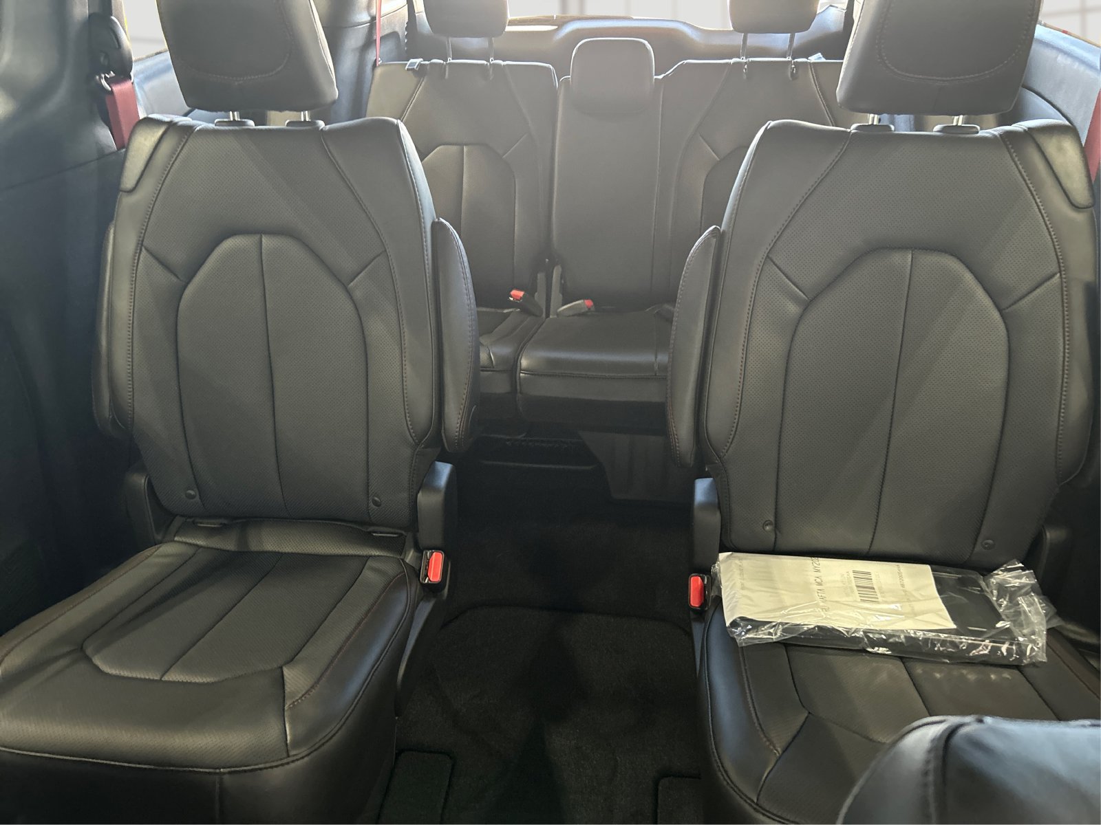New 2027 Chrysler Pacifica Select FWD image 14