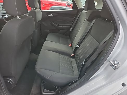 Used 2018 Ford Focus SE FWD image 14