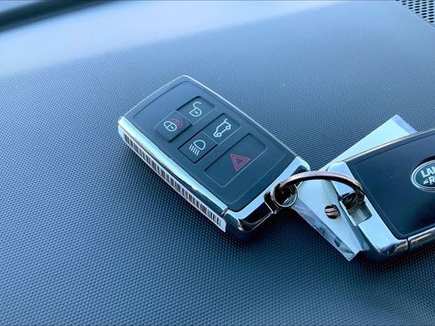 Used 2023 Land Rover Defender 110 S image 14