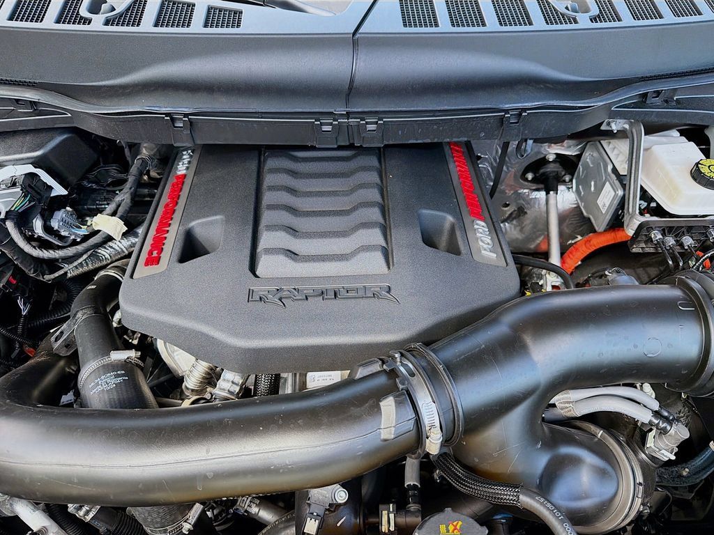 Used 2025 Ford F150 Raptor AWD/4WD image 32