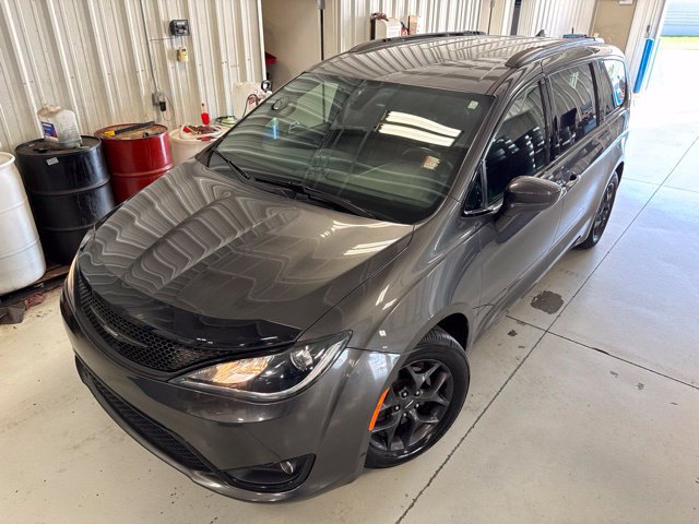 Used 2018 Chrysler Pacifica Touring Plus w/ S Appearance Package FWD image 33