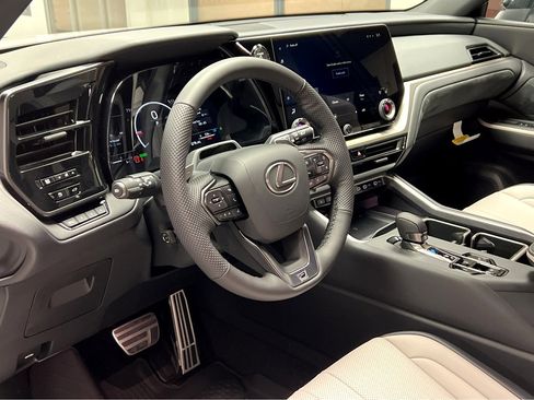 New 2026 Lexus TX 500h AWD image 39