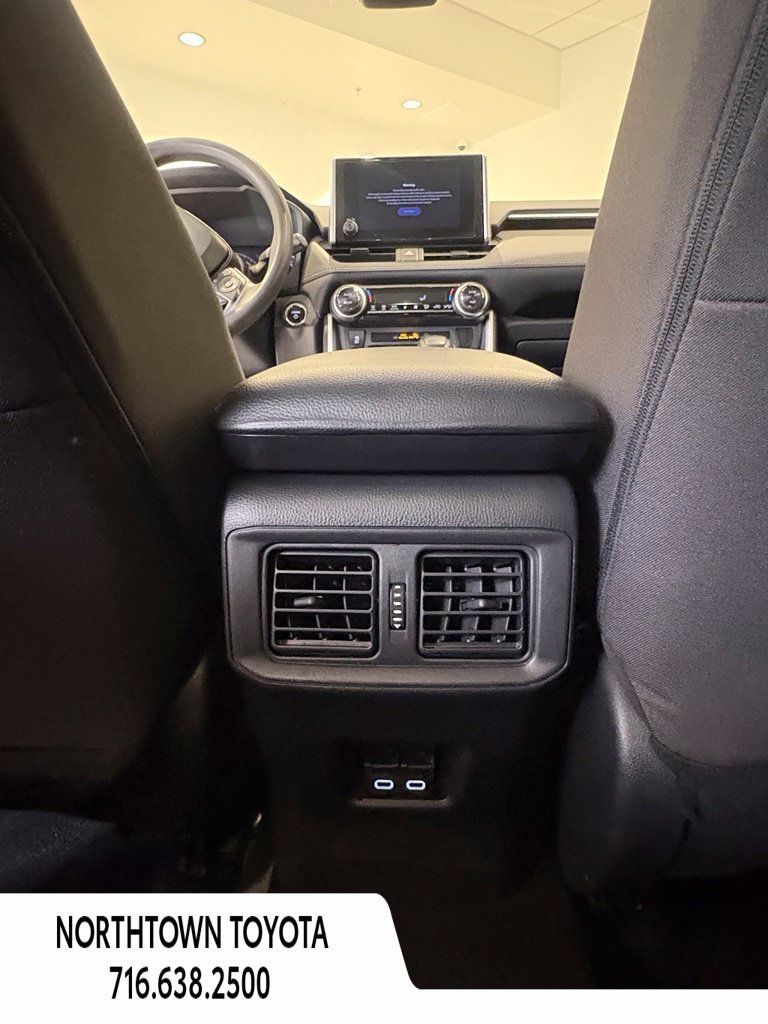 Used 2023 Toyota RAV4 XLE AWD/4WD image 22