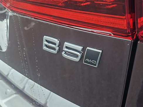 New 2026 Volvo XC60 B5 Plus w/ Protection Package Premier image 4