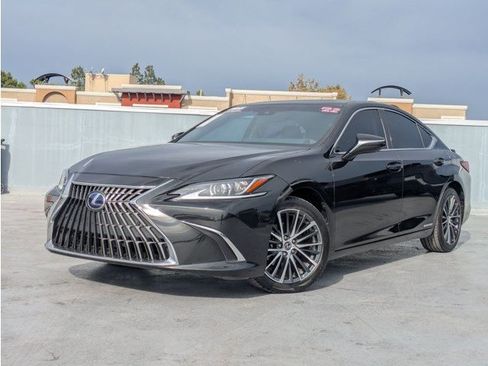 Used 2022 Lexus ES 300h w/ Premium Package FWD image 1