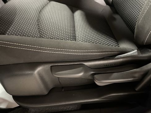 Used 2023 GMC Terrain SLE image 10