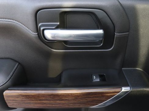 Used 2020 Chevrolet Silverado 1500 High Country w/ Technology Package image 24