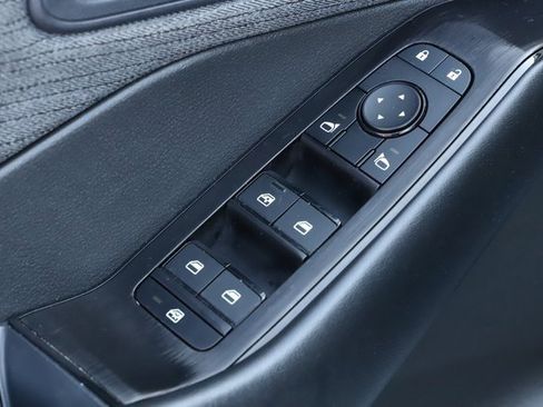 Used 2023 Nissan Rogue S image 16