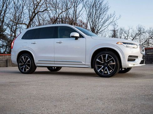 Certified 2025 Volvo XC90 B5 Plus image 7