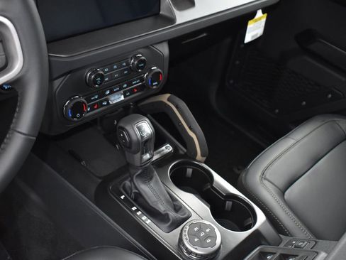 New 2025 Ford Bronco Badlands AWD/4WD image 17