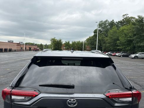 Used 2025 Toyota RAV4 XLE AWD/4WD image 6