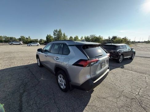 Used 2020 Toyota RAV4 XLE w/ Convenience Package AWD/4WD image 3