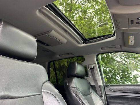 Used 2015 Chevrolet Tahoe LTZ AWD/4WD image 19