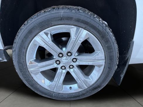 Used 2020 Chevrolet Suburban Premier w/ 6.2L Performance Package image 11