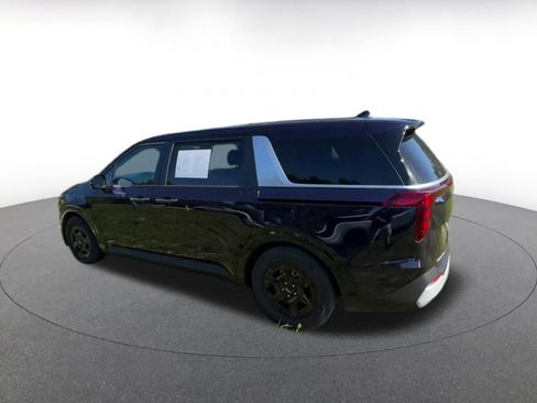 Used 2026 Kia Carnival FWD image 10