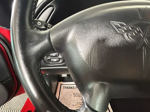 Used 2004 Chevrolet Corvette Coupe RWD image 15