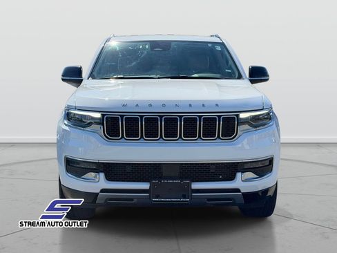 Used 2024 Jeep Wagoneer Series II w/ Flexible Seating Group AWD/4WD image 2