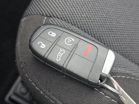 Used 2022 Dodge Charger SXT image 31