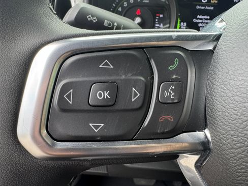 Used 2025 Jeep Wrangler Unlimited Sahara w/ Safety Group AWD/4WD image 30