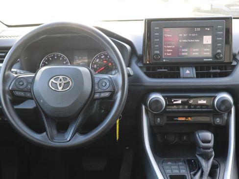 Used 2021 Toyota RAV4 LE image 14