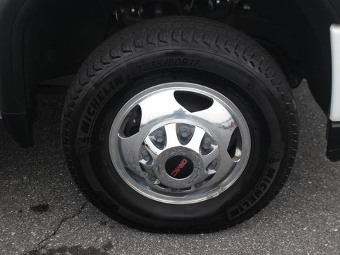 Used 2023 GMC Sierra 3500 Denali w/ Denali Ultimate Package image 41