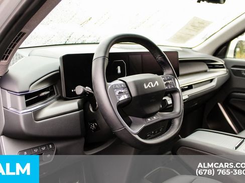 Used 2024 Kia EV9 Land image 35
