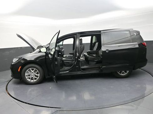 New 2026 Chrysler Pacifica Select image 29