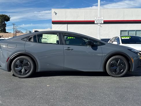 New 2026 Toyota Prius Plug-In Hybrid image 9