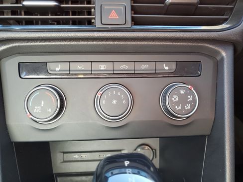 Used 2022 Volkswagen Taos SE w/ IQ.Drive SE Package image 26