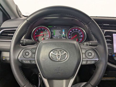 Used 2018 Toyota Camry XSE FWD image 15