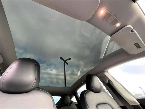 Used 2021 Tesla Model Y Long Range image 21