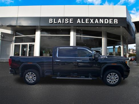 Used 2022 GMC Sierra 3500 Denali AWD/4WD image 2
