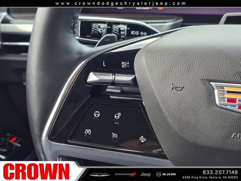 Used 2025 Cadillac Escalade ESV Premium Luxury image 33