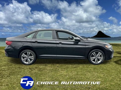 Used 2024 Volkswagen Jetta SE image 8