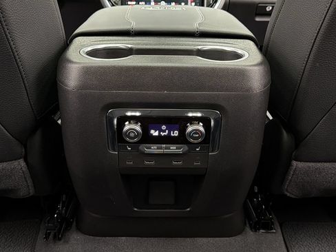Used 2026 GMC Yukon Denali w/ Denali Reserve Package AWD/4WD image 43