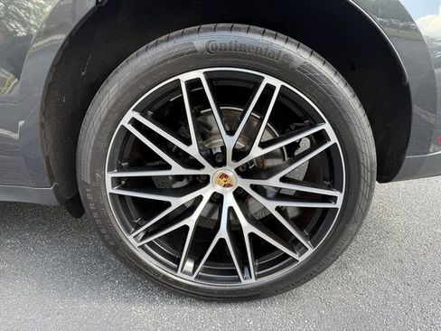 Used 2023 Porsche Macan AWD/4WD image 48