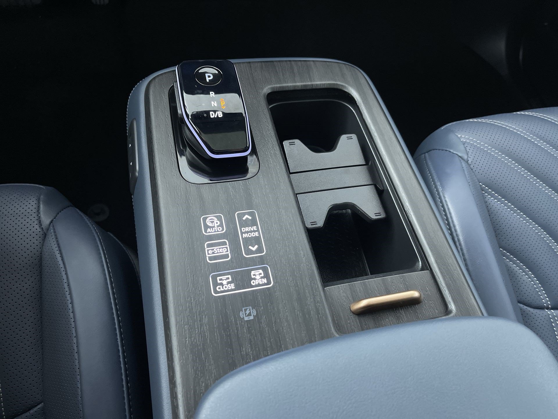 Certified 2024 Nissan Ariya AWD image 21