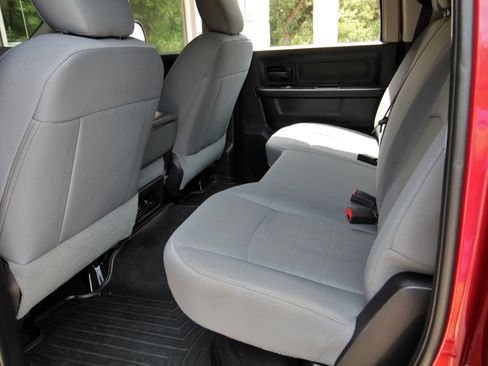 Used 2015 RAM 2500 Tradesman w/ Chrome Appearance Group AWD/4WD image 41