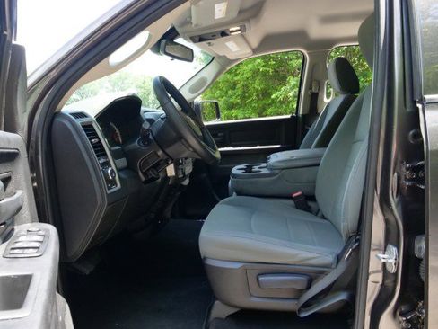 Used 2014 RAM 1500 Express RWD image 17