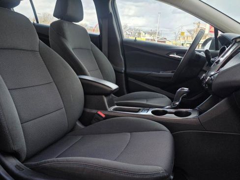Used 2017 Chevrolet Cruze LT FWD image 15