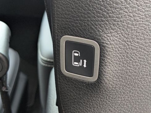 New 2026 Chrysler Voyager LX image 14