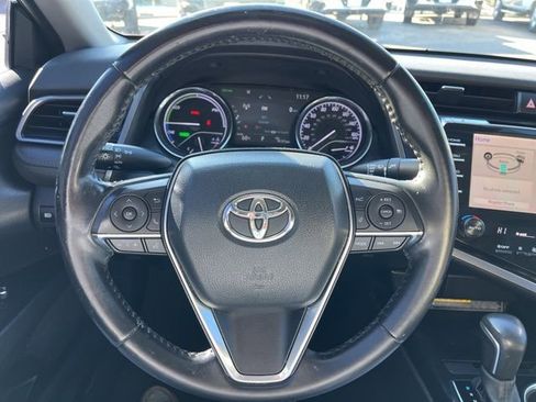 Used 2020 Toyota Camry XLE FWD image 32