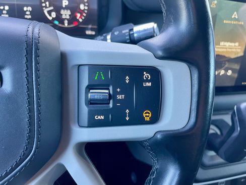 Used 2022 Land Rover Defender 110 X-Dynamic HSE AWD/4WD image 22