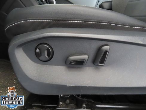 Certified 2023 Volkswagen Taos SE image 13