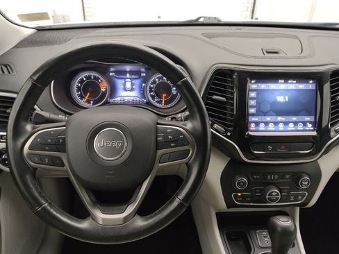 Used 2020 Jeep Cherokee Limited FWD image 22
