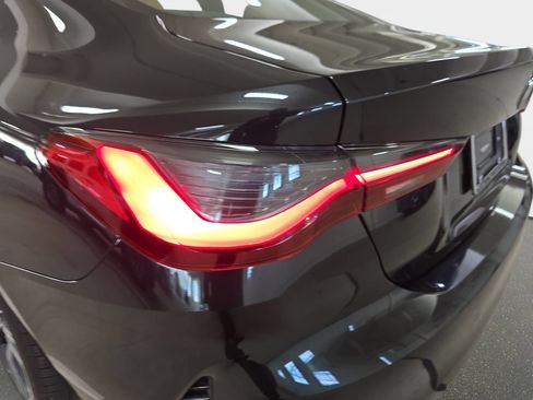 Used 2024 BMW 430i Coupe w/ Convenience Package RWD image 29